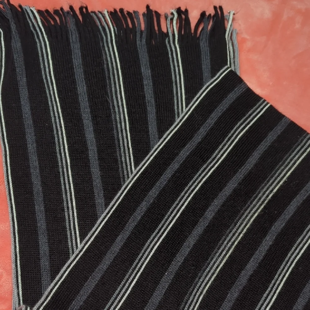 Fraas Black, White and Grey Scarf